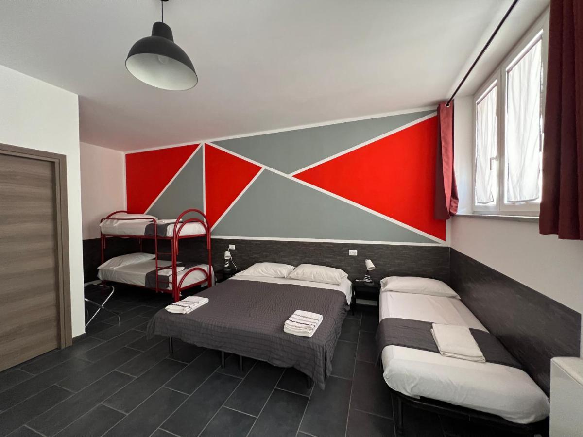Metro Young Hostel *
