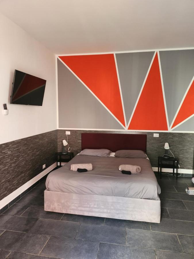 Metro Young Hostel *
