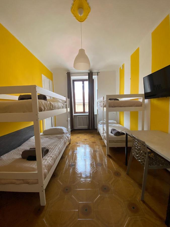 Hostel Metro Young
